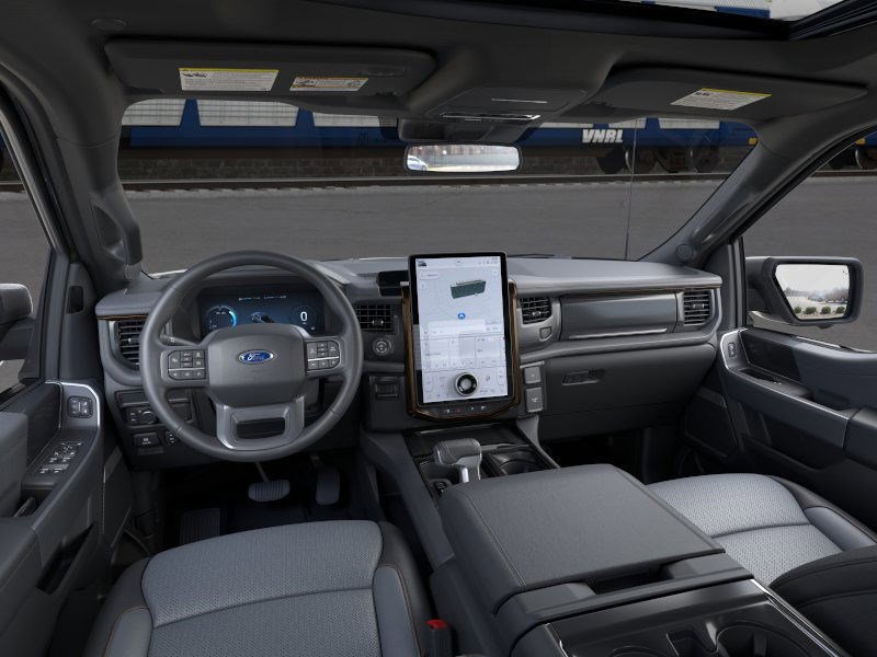 2025 Ford F-150 Lightning Lariat photo 9
