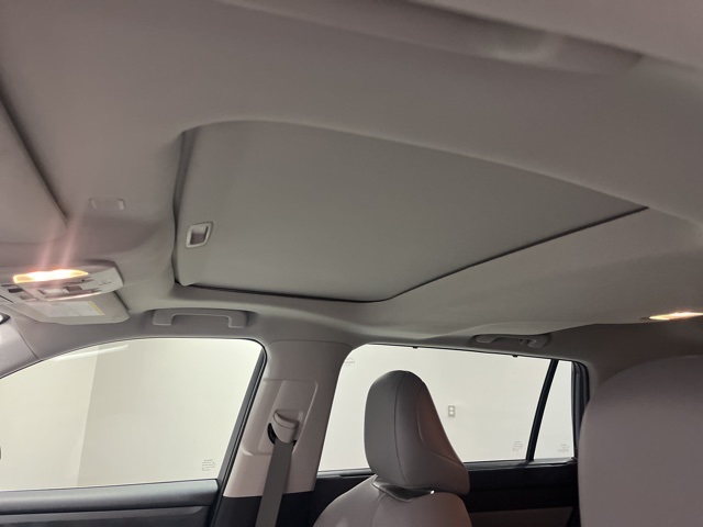 2021 Toyota Highlander XLE photo 9