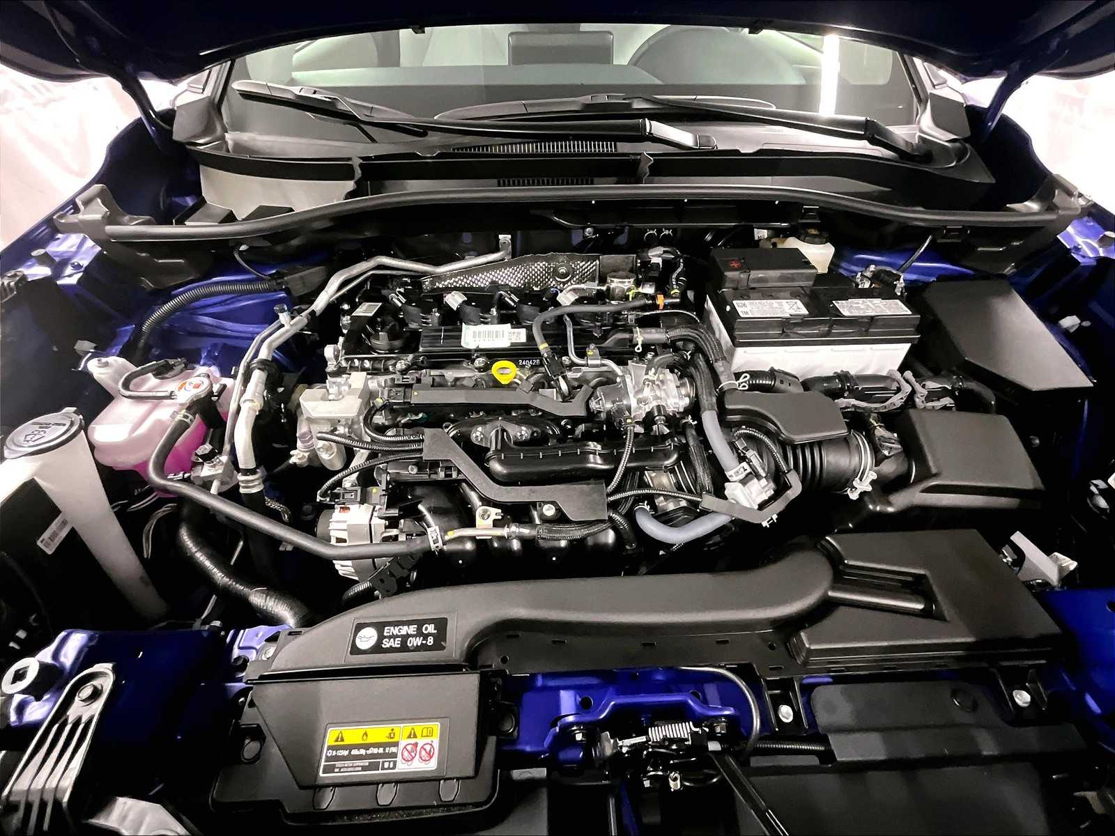 2025 Toyota Corolla Cross LE photo 14