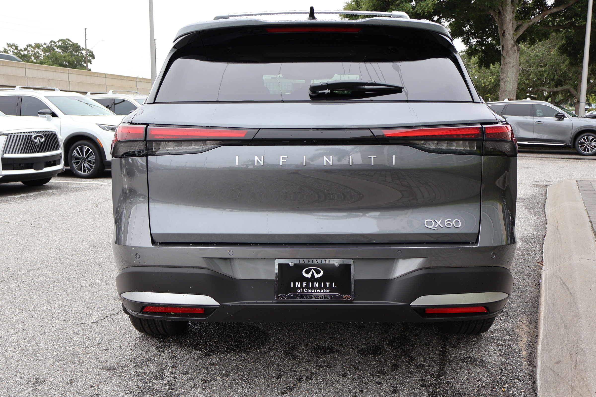 2026 Infiniti QX60 Luxe photo 2
