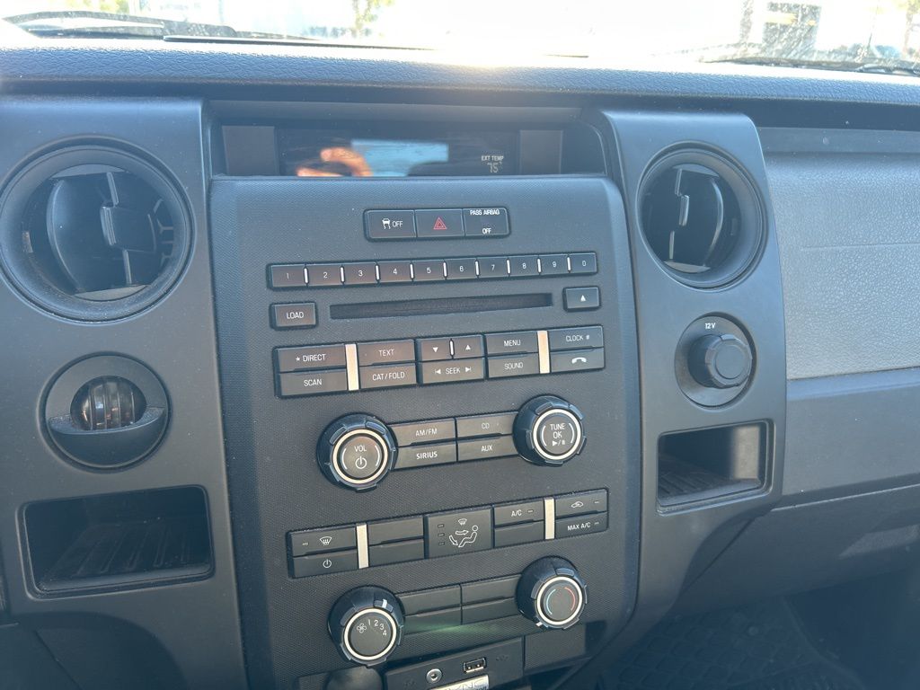 2014 Ford F-150 STX photo 24