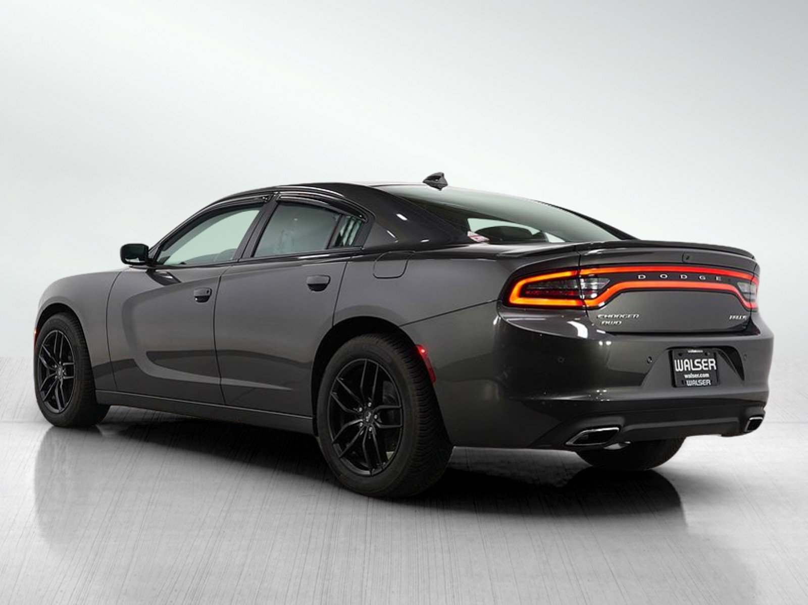 2016 Dodge Charger SXT photo 3