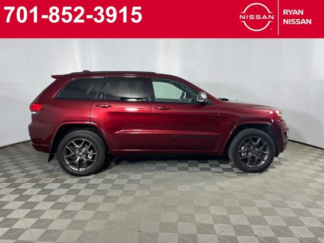 2021 Jeep Grand Cherokee Anniversary Edition photo 4