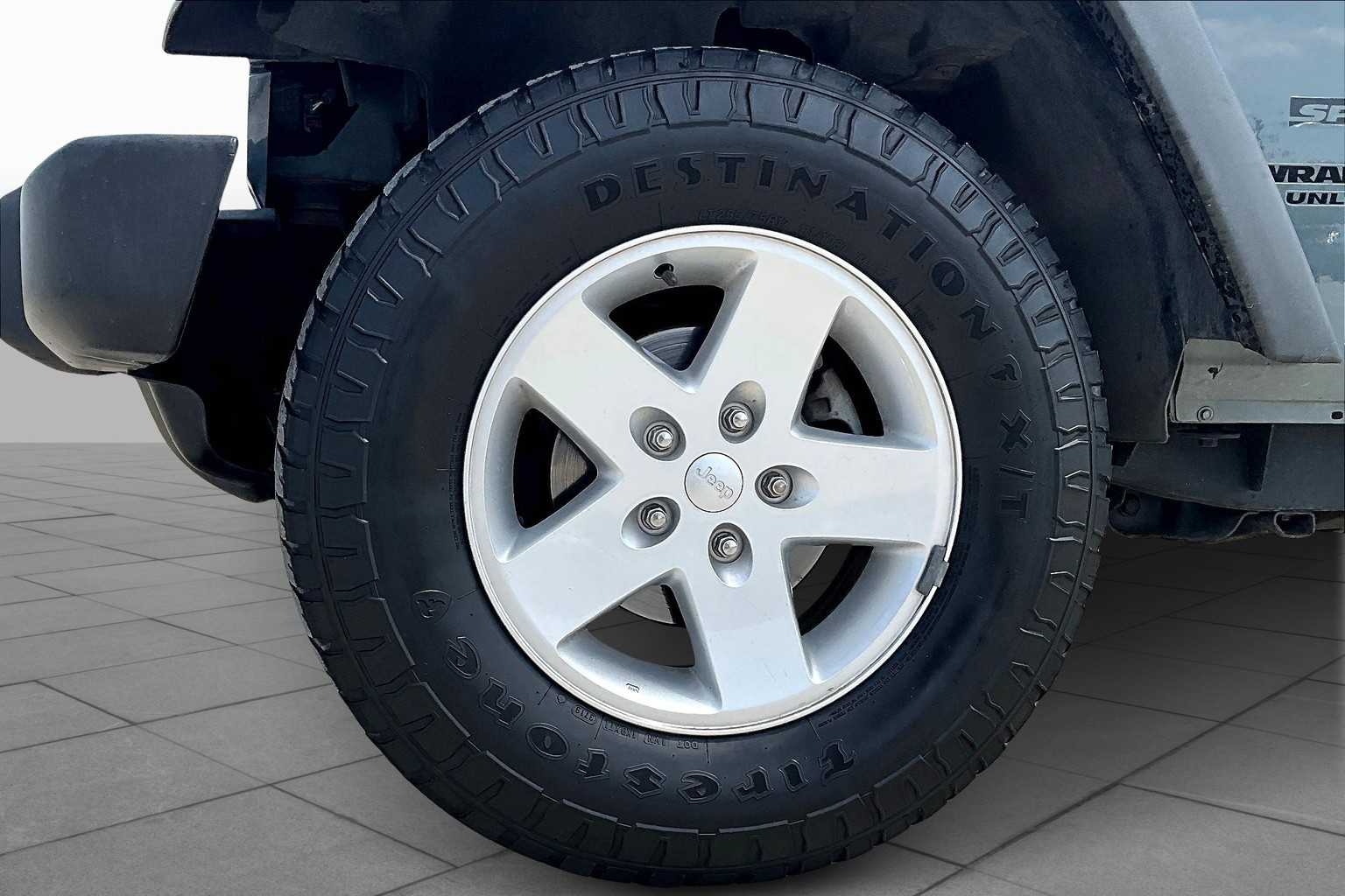 2014 Jeep Wrangler Unlimited Sport photo 9
