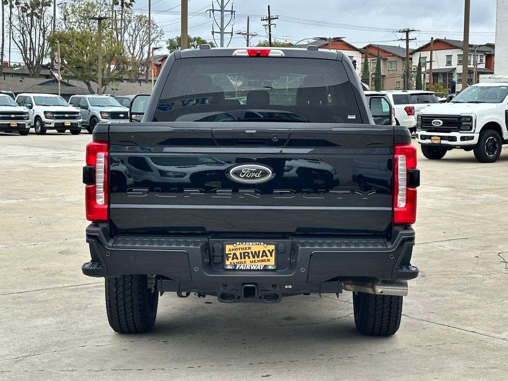 2025 Ford F-250 Lariat photo 3
