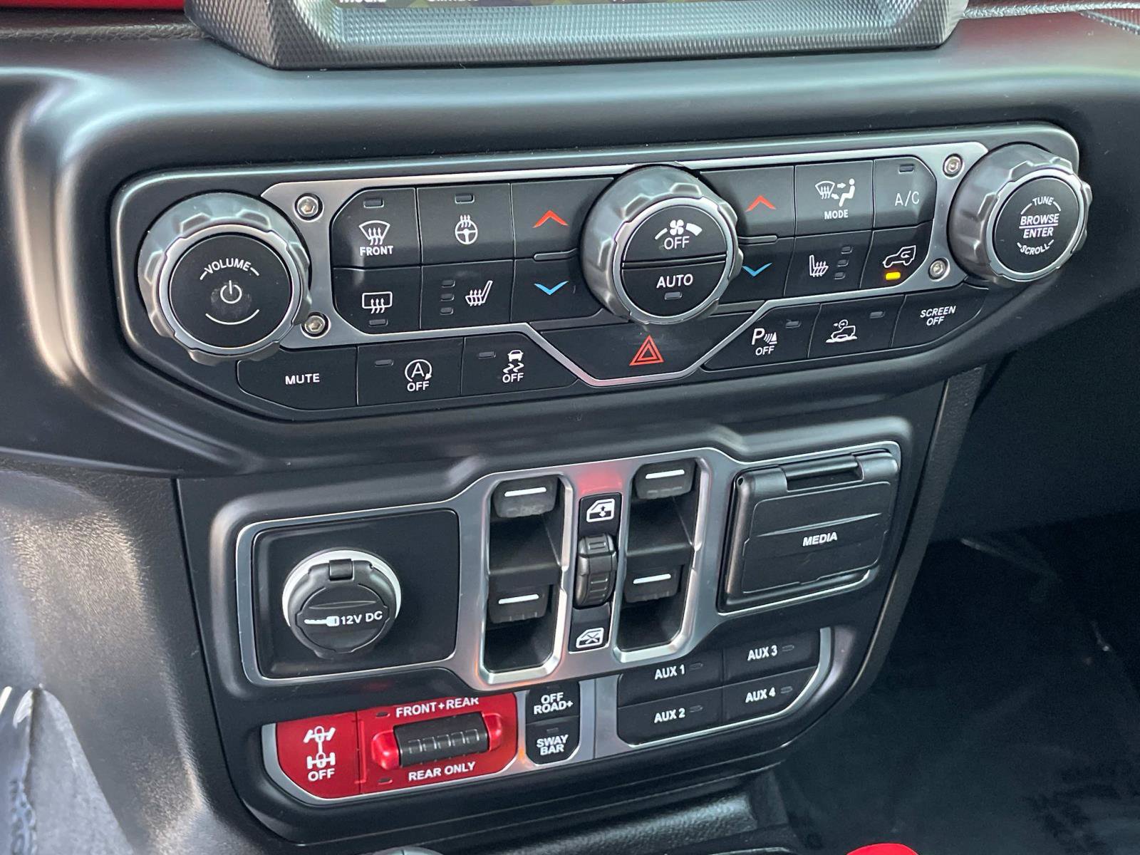 2020 Jeep Gladiator Rubicon photo 17