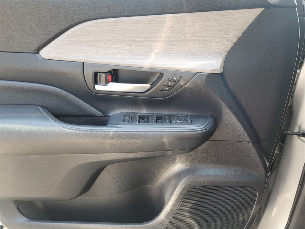 2024 Toyota Grand Highlander Platinum photo 27