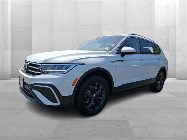 2024 Volkswagen Tiguan SE Wolfsburg Edition photo 3