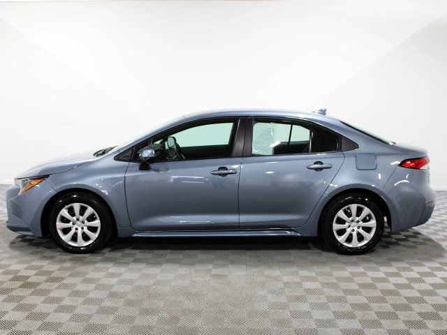 2025 Toyota Corolla LE photo 2