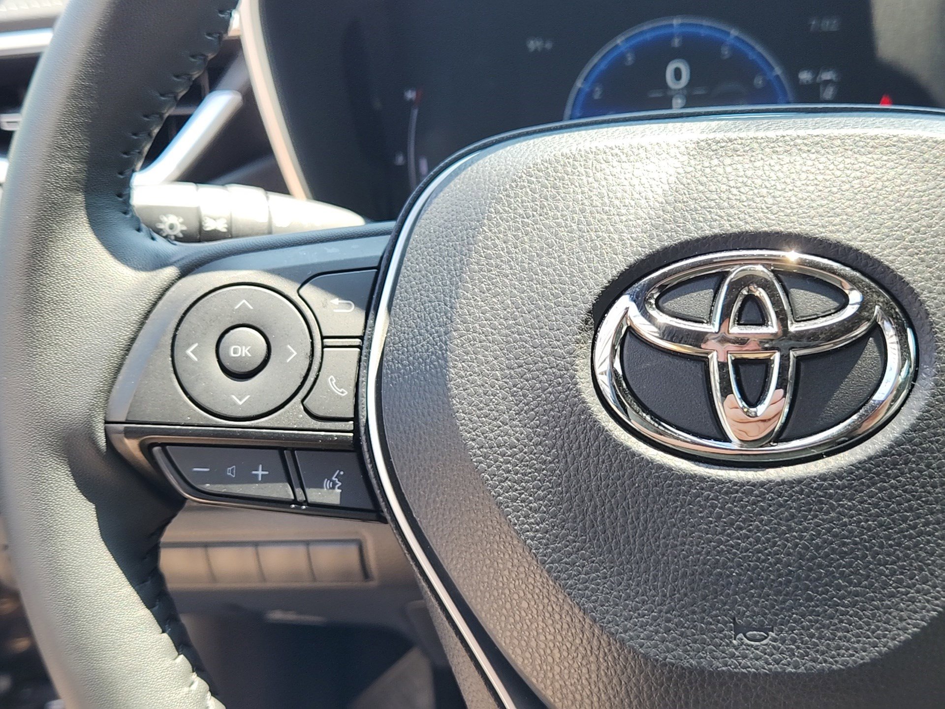 2025 Toyota Corolla XSE photo 19