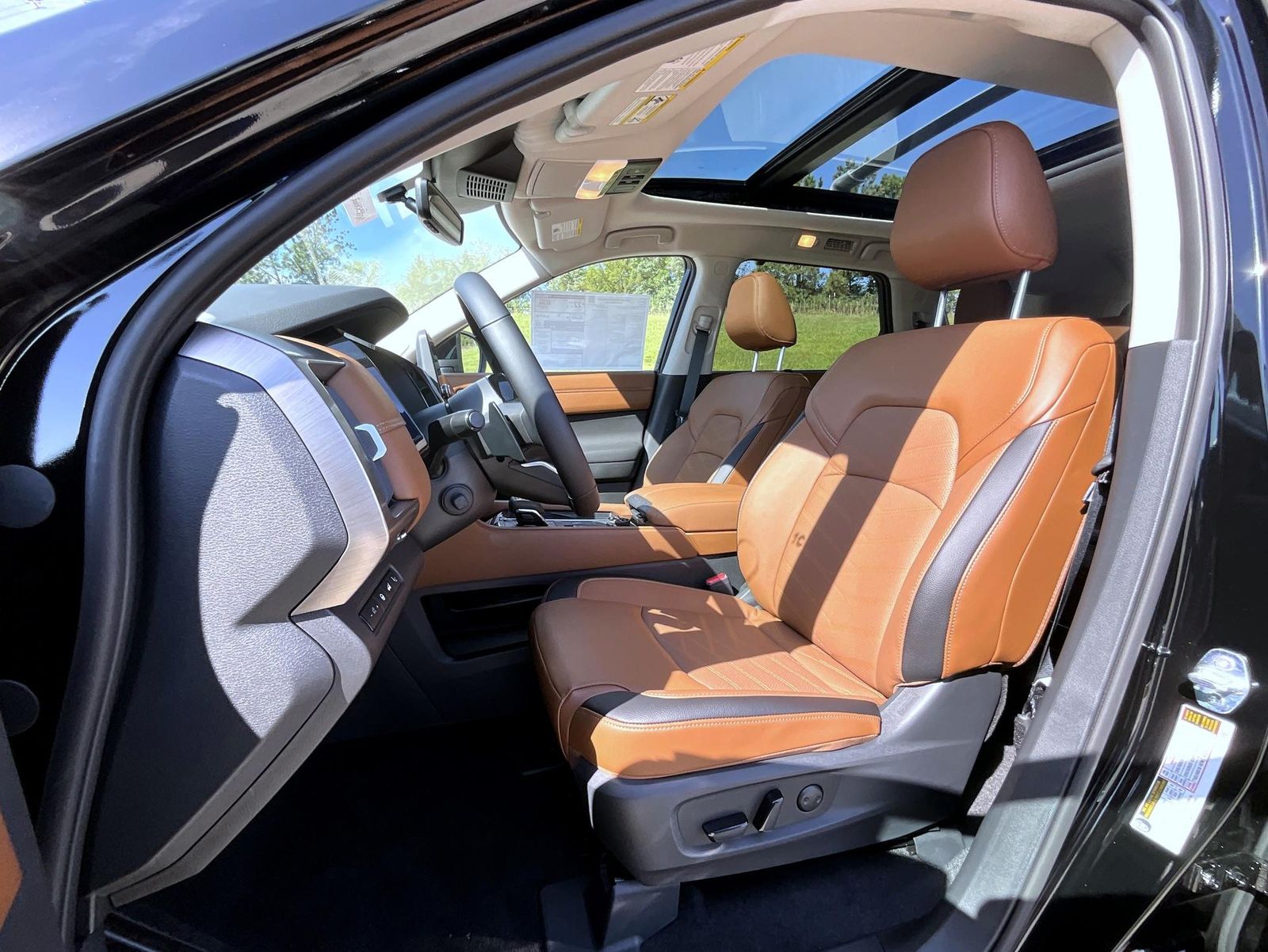 2025 Nissan Pathfinder Platinum photo 10
