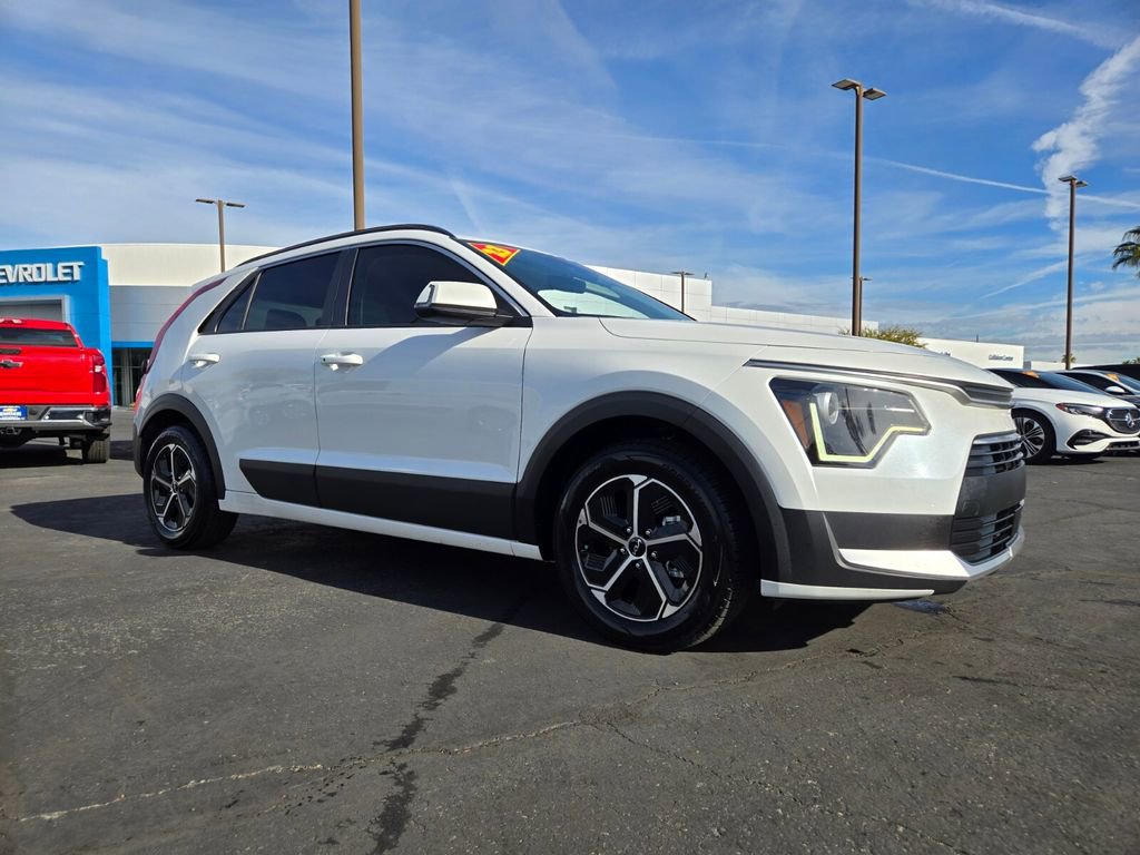 2023 Kia Niro EX's photo
