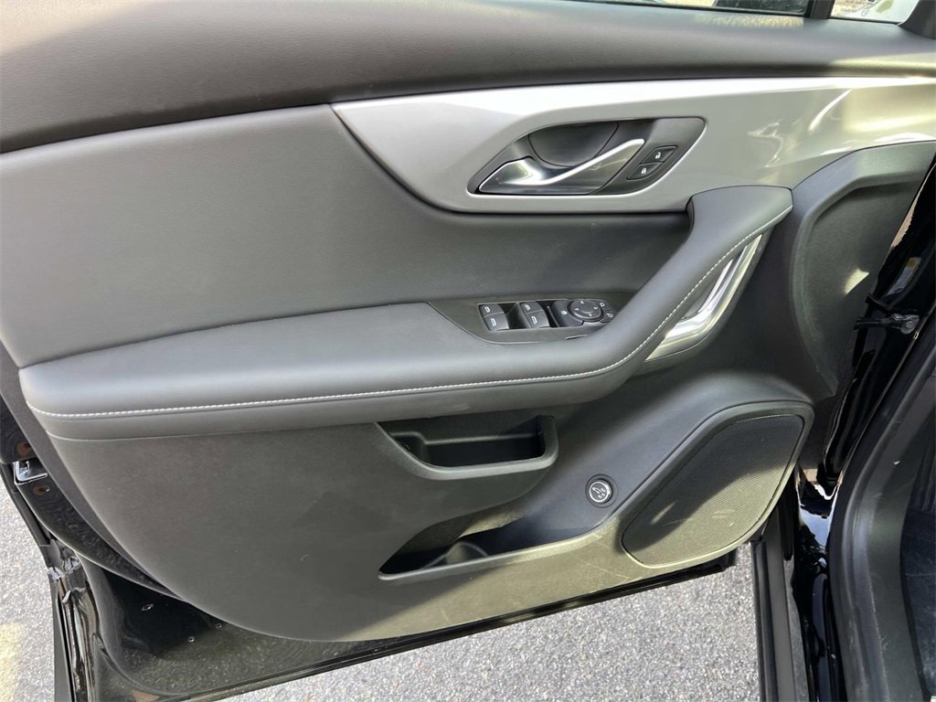 2025 Chevrolet Blazer 2LT photo 9