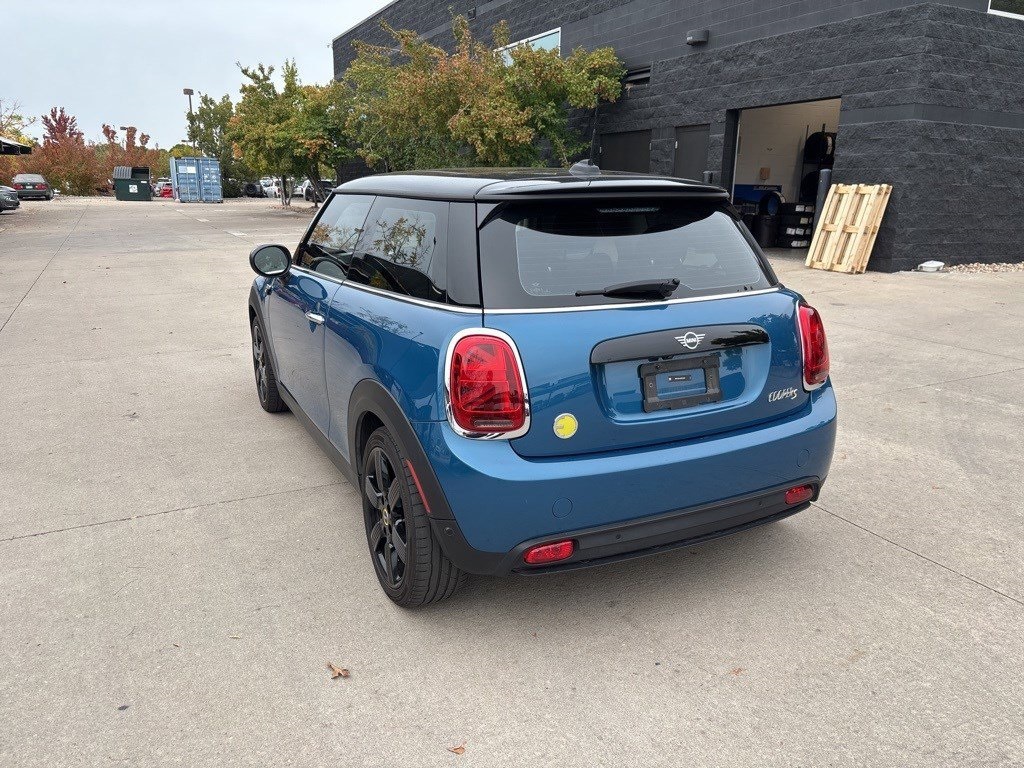 2024 Mini Cooper 2 Door Hardtop SE photo 3