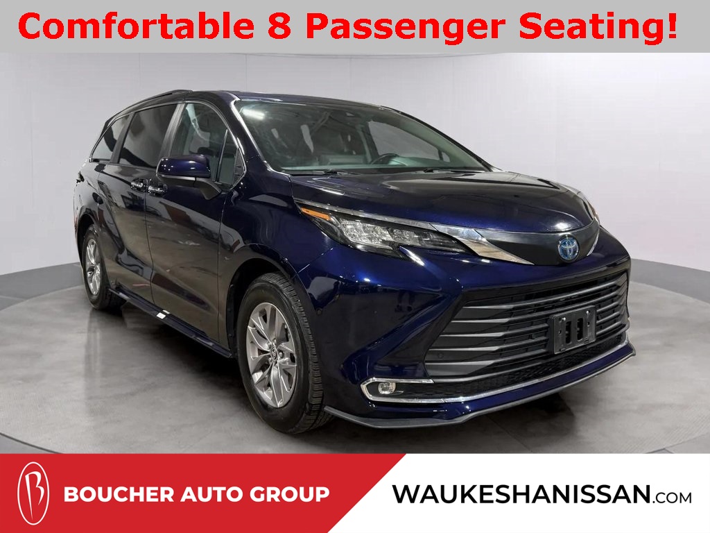 2023 Toyota Sienna XLE's photo