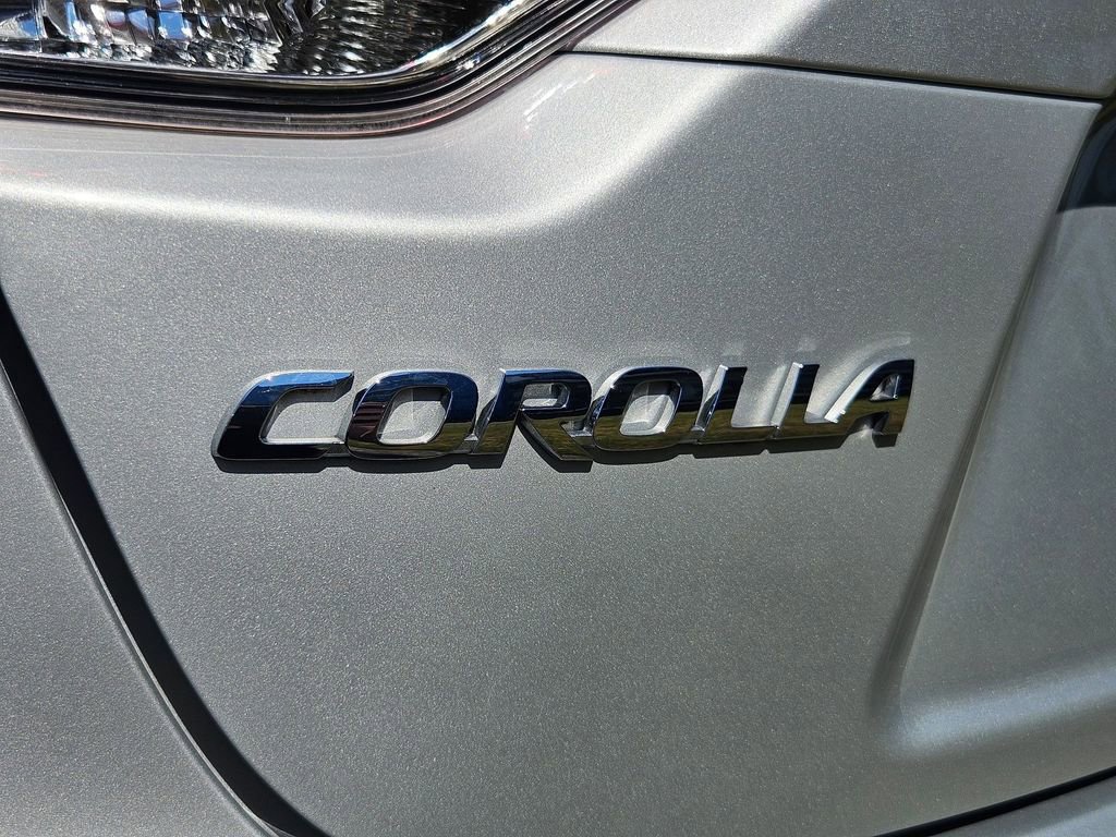 2023 Toyota Corolla LE photo 33