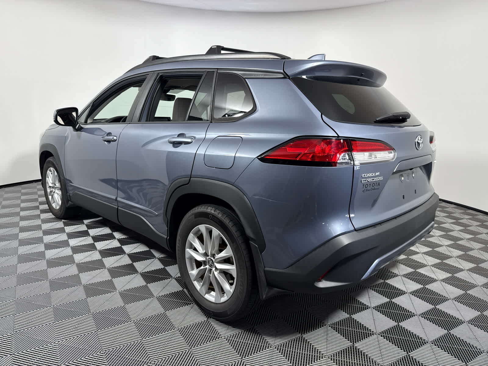 2022 Toyota Corolla Cross LE photo 4