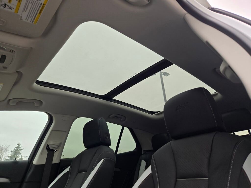 2025 Buick Envision Sport Touring photo 16