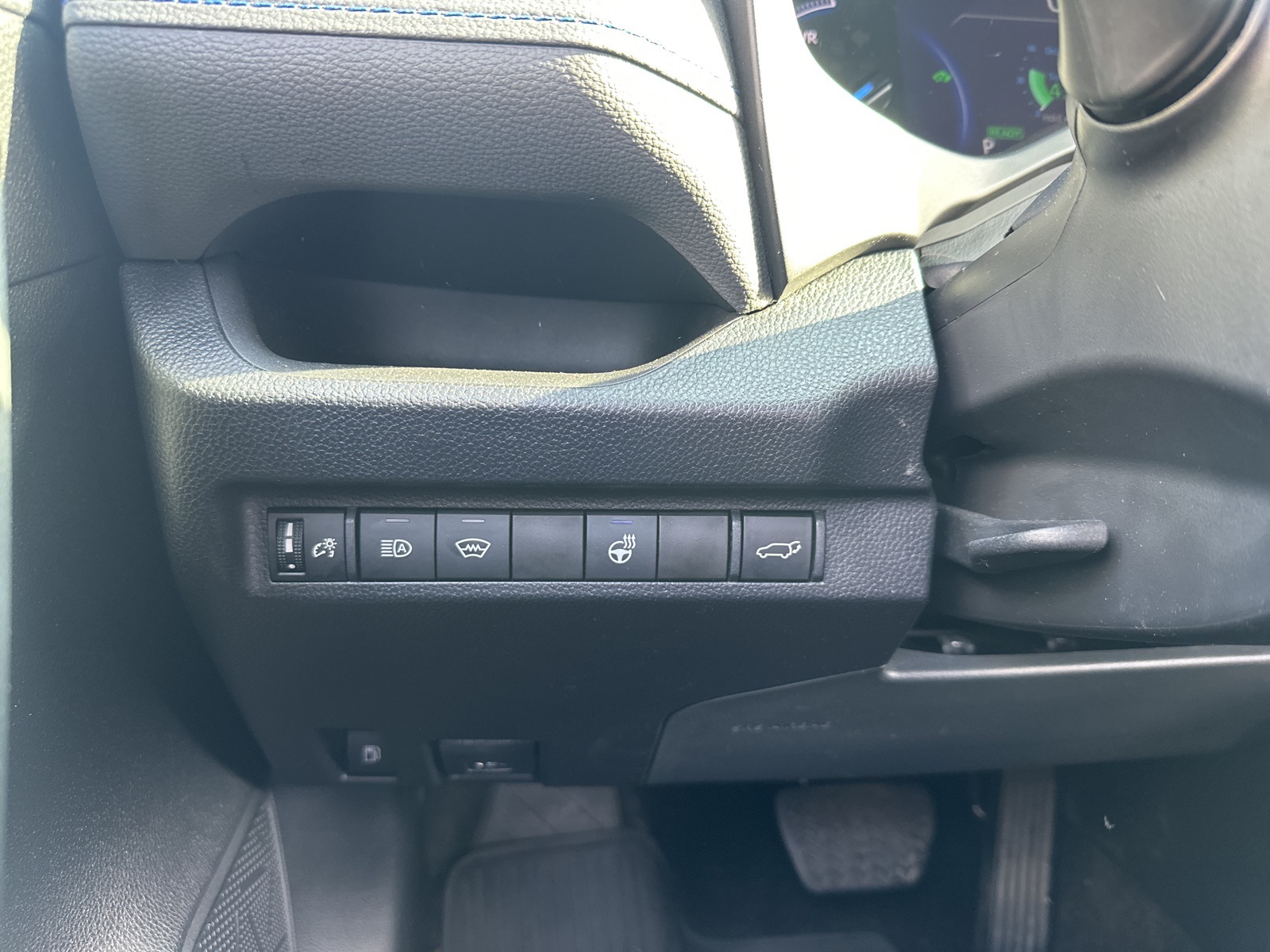 2023 Toyota RAV4 Hybrid SE photo 15