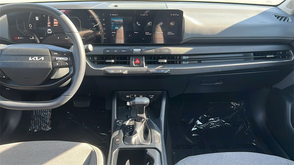 2025 Kia K4 EX photo 13