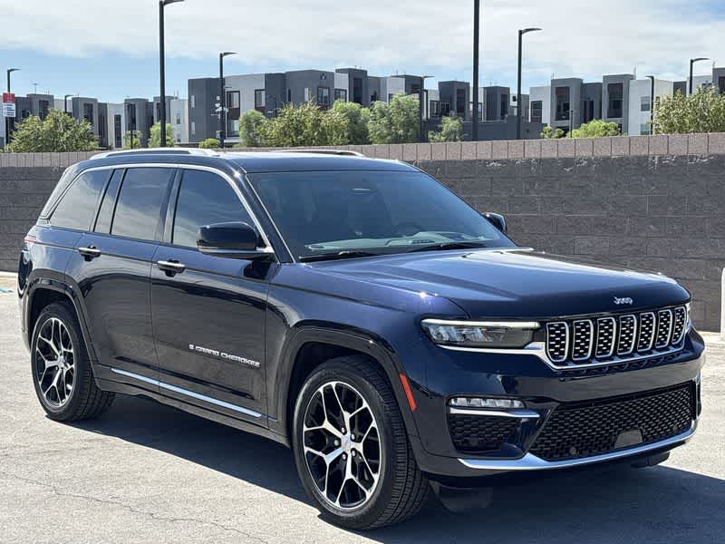 2023 Jeep Cherokee photo 2