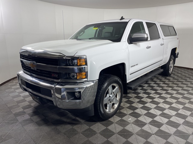 2015 Chevrolet Silverado 2500HD LTZ photo 3