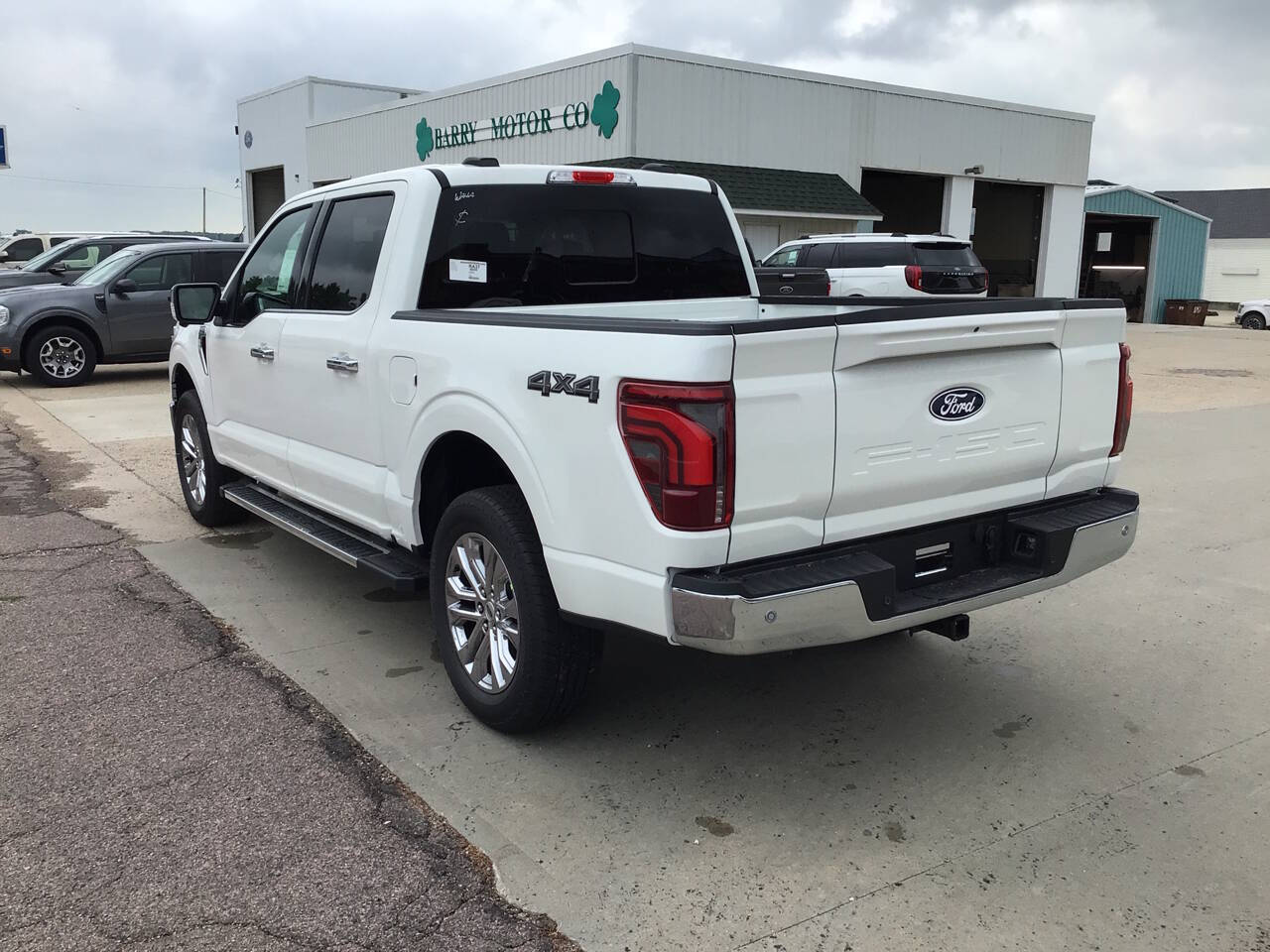 2025 Ford F-150 Lariat photo 4