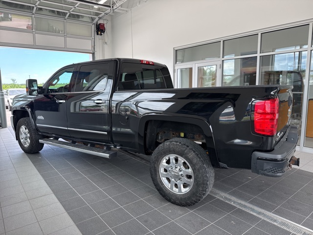 2015 Chevrolet Silverado 3500HD High Country photo 2
