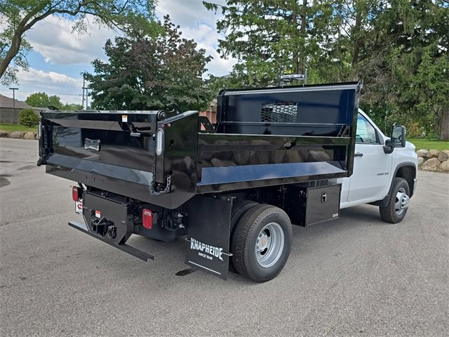 2025 Chevrolet Silverado 3500HD Work Truck photo 4