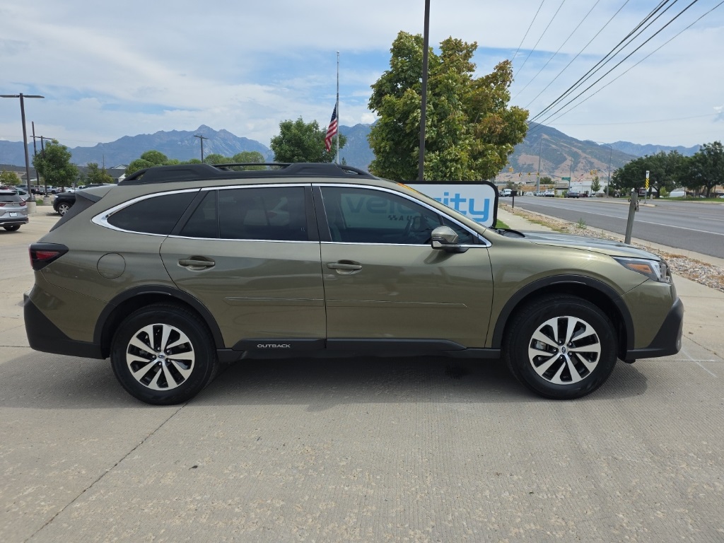 2022 Subaru Outback Premium photo 2