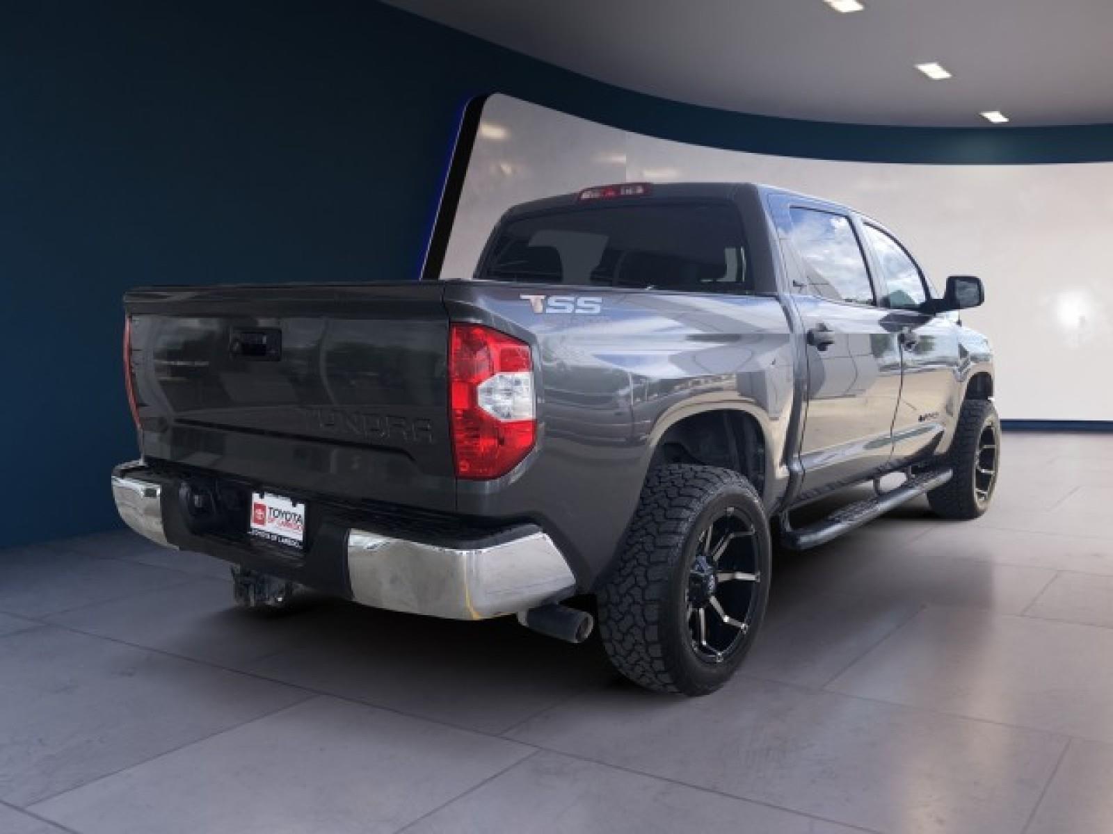 2019 Toyota Tundra SR5 CrewMax photo 4