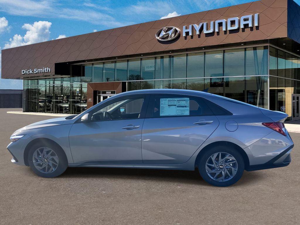 2026 Hyundai Elantra Hybrid Blue photo 4