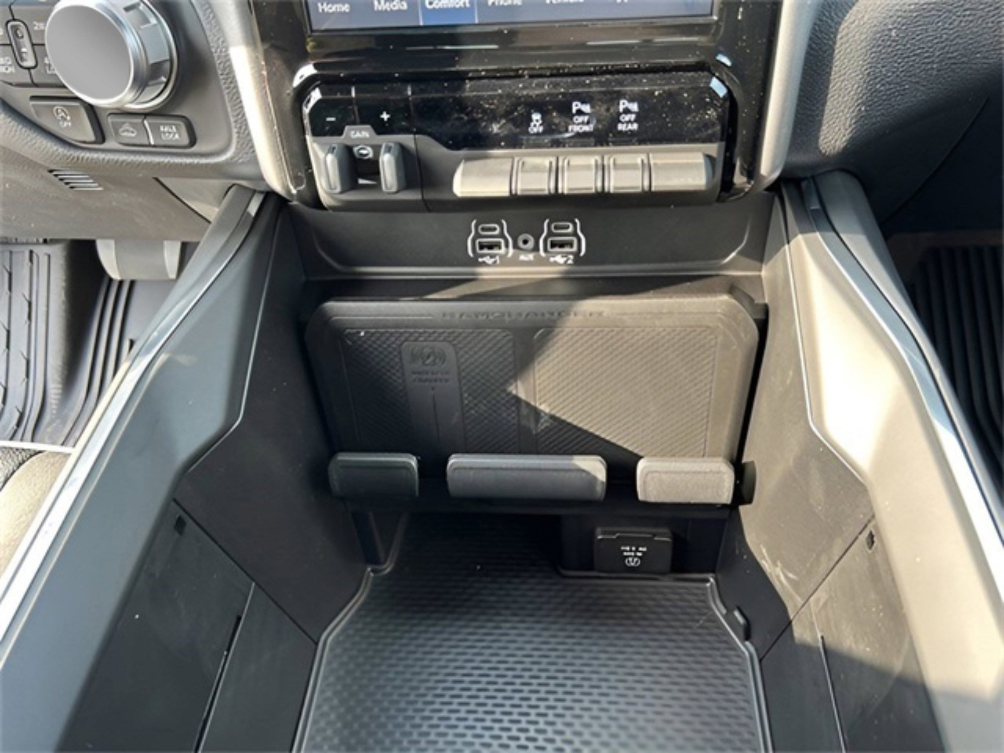 2025 Ram 1500 Laramie photo 12