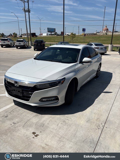2020 Honda Accord Hybrid Touring photo 2