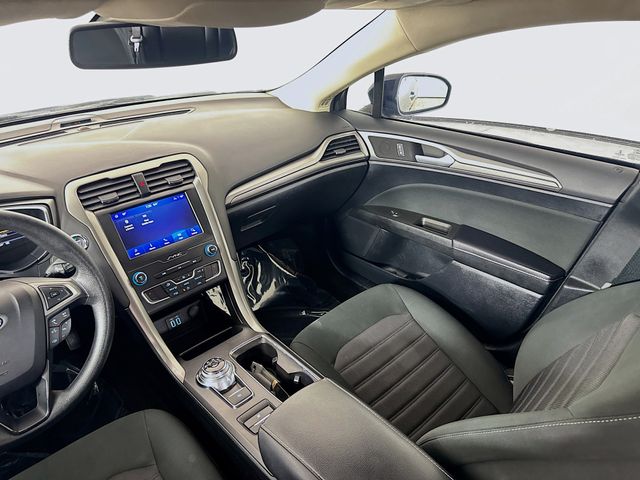 2020 Ford Fusion SE photo 21