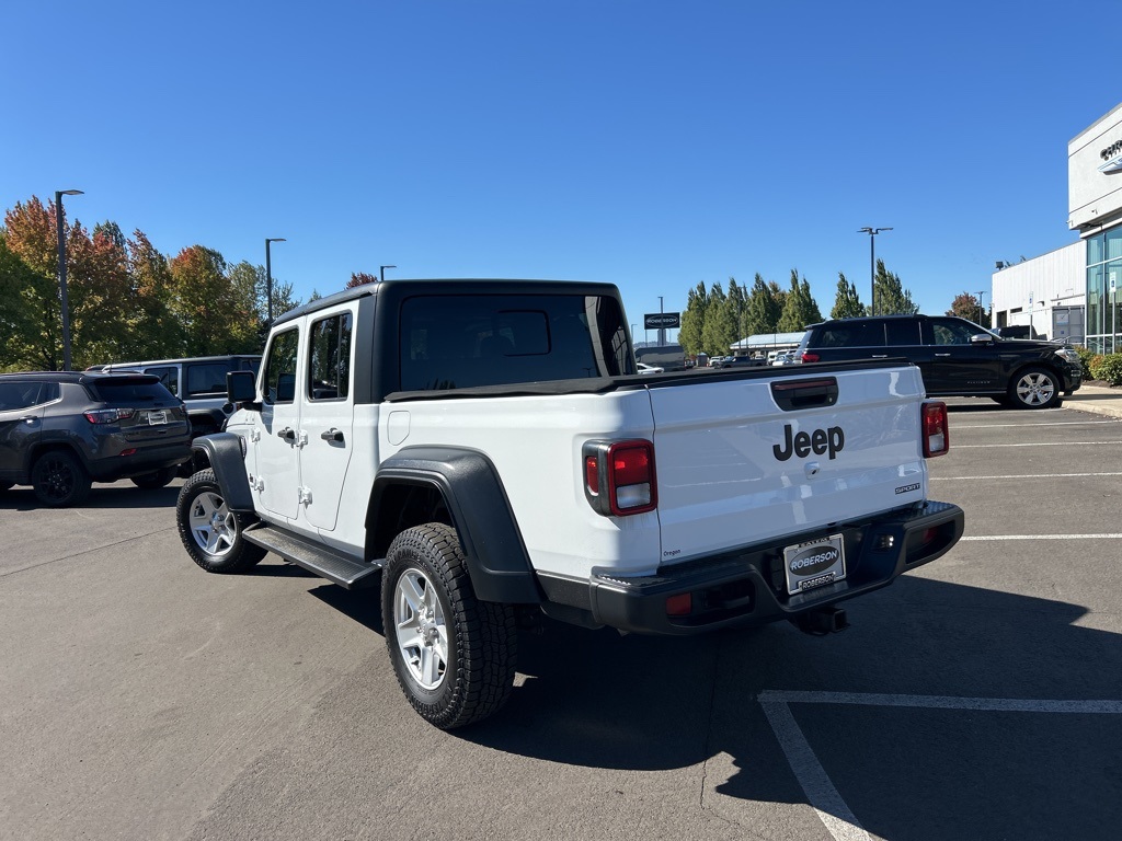 2020 Jeep Gladiator Sport photo 3