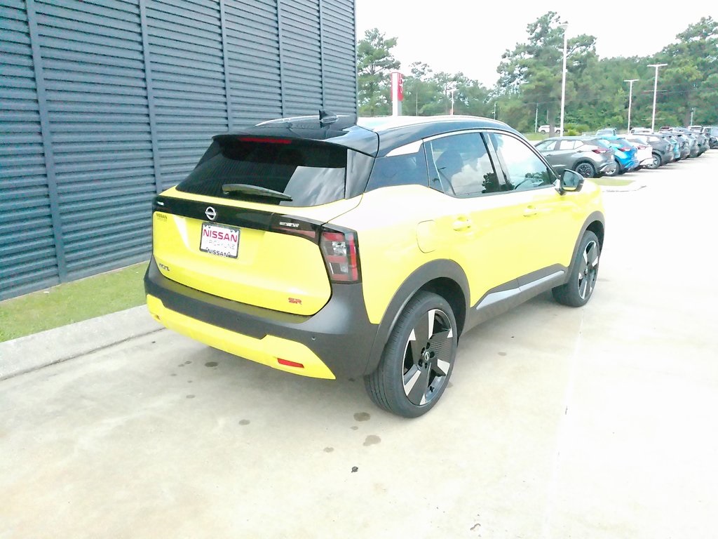 2025 Nissan Kicks SR photo 2