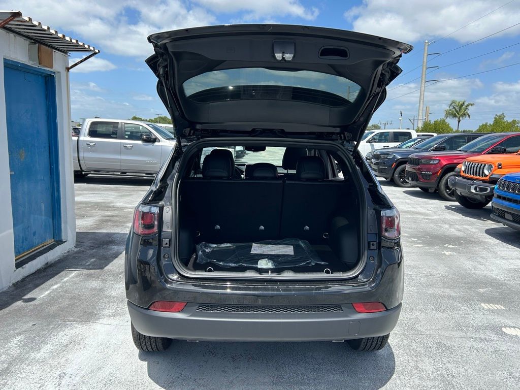 2025 Jeep Compass Latitude photo 29