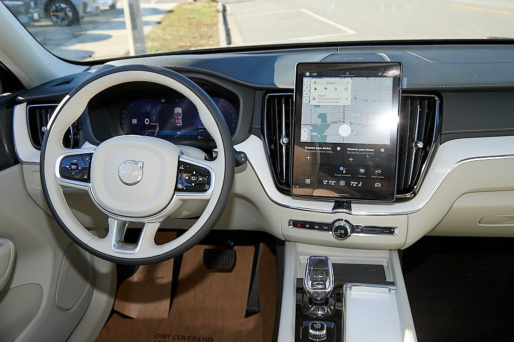 2026 VOLVO XC60 - Image 21