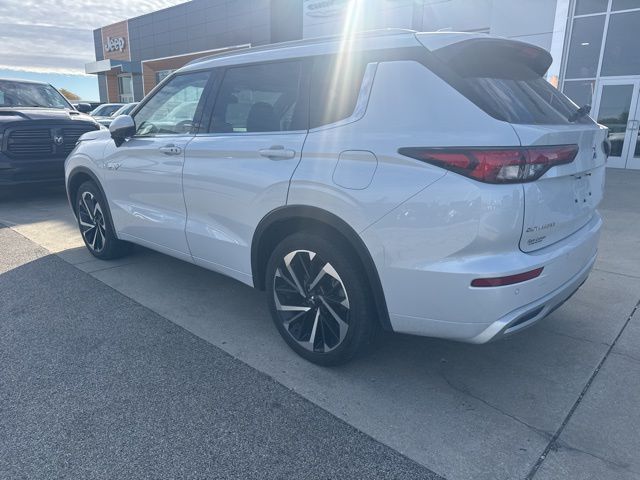 2023 Mitsubishi Outlander PHEV SEL photo 3