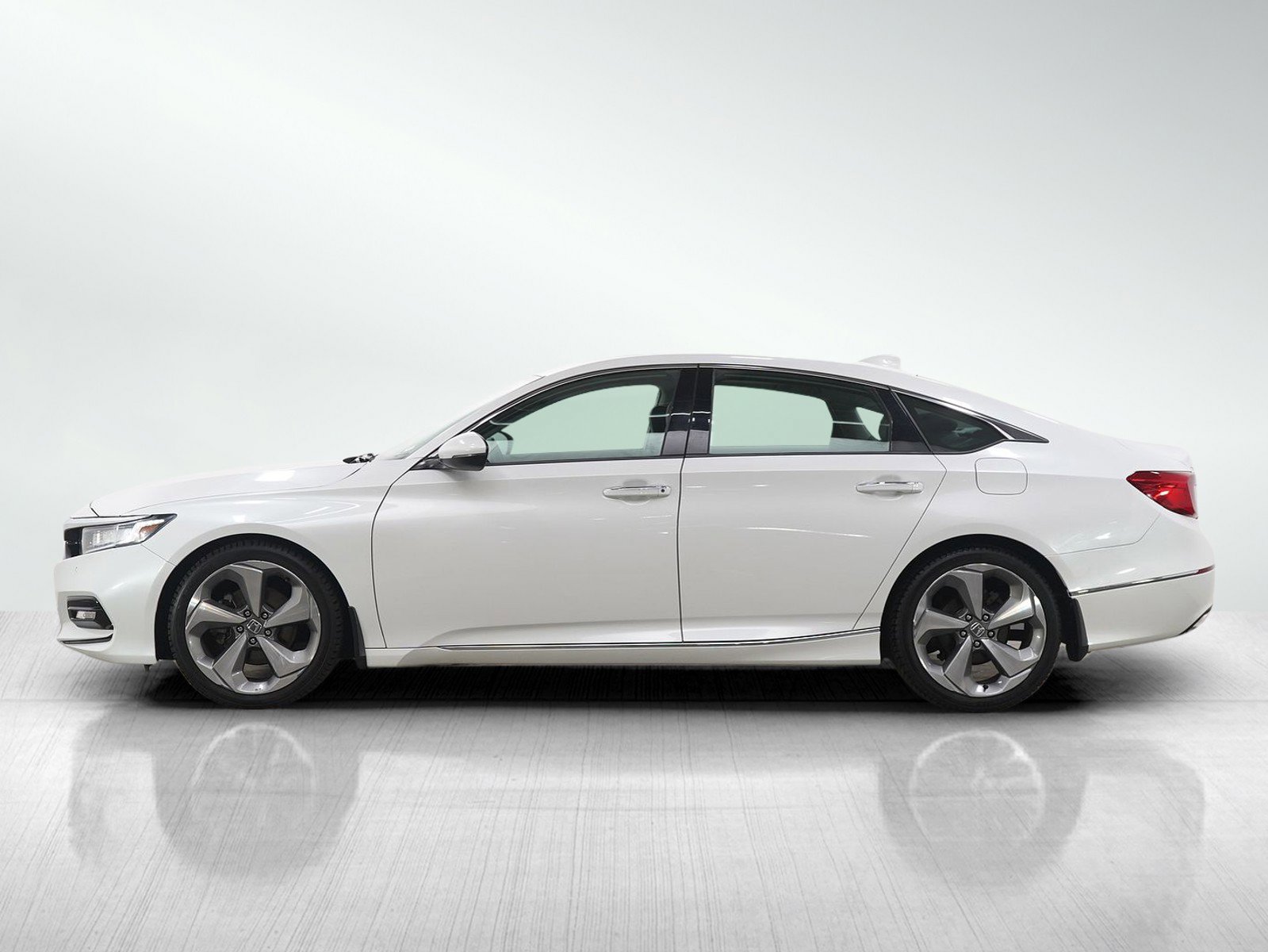 Used 2018 Honda Accord Touring with VIN 1HGCV1F98JA057943 for sale in Burnsville, Minnesota