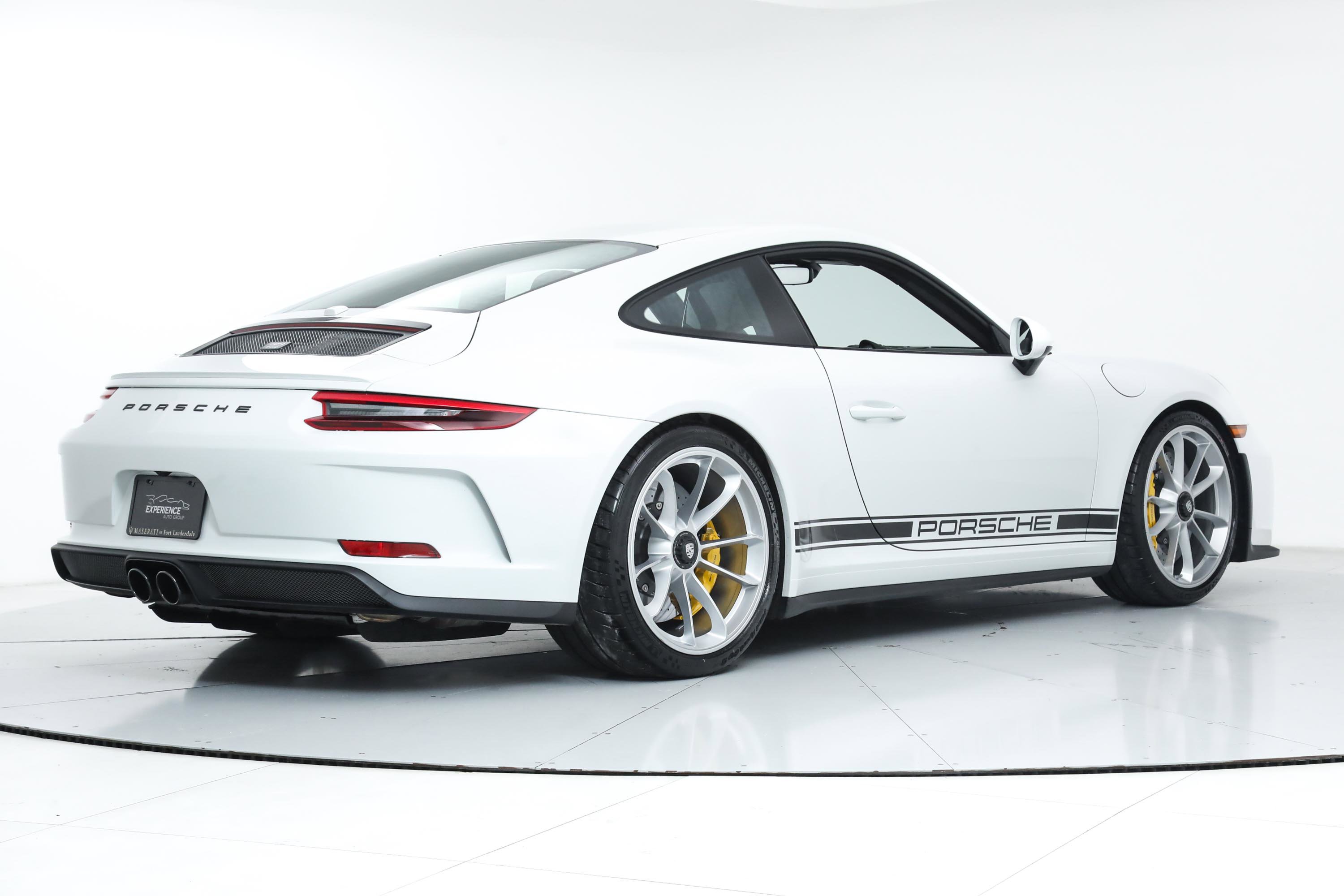 2018 Porsche 911 GT3 Touring photo 5