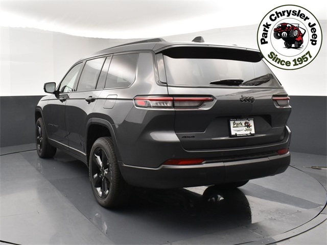 2025 Jeep Grand Cherokee Altitude photo 4