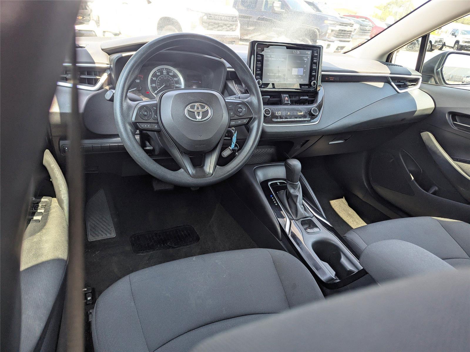 2022 Toyota Corolla LE photo 17