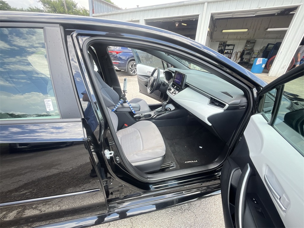2023 Toyota Corolla SE photo 22