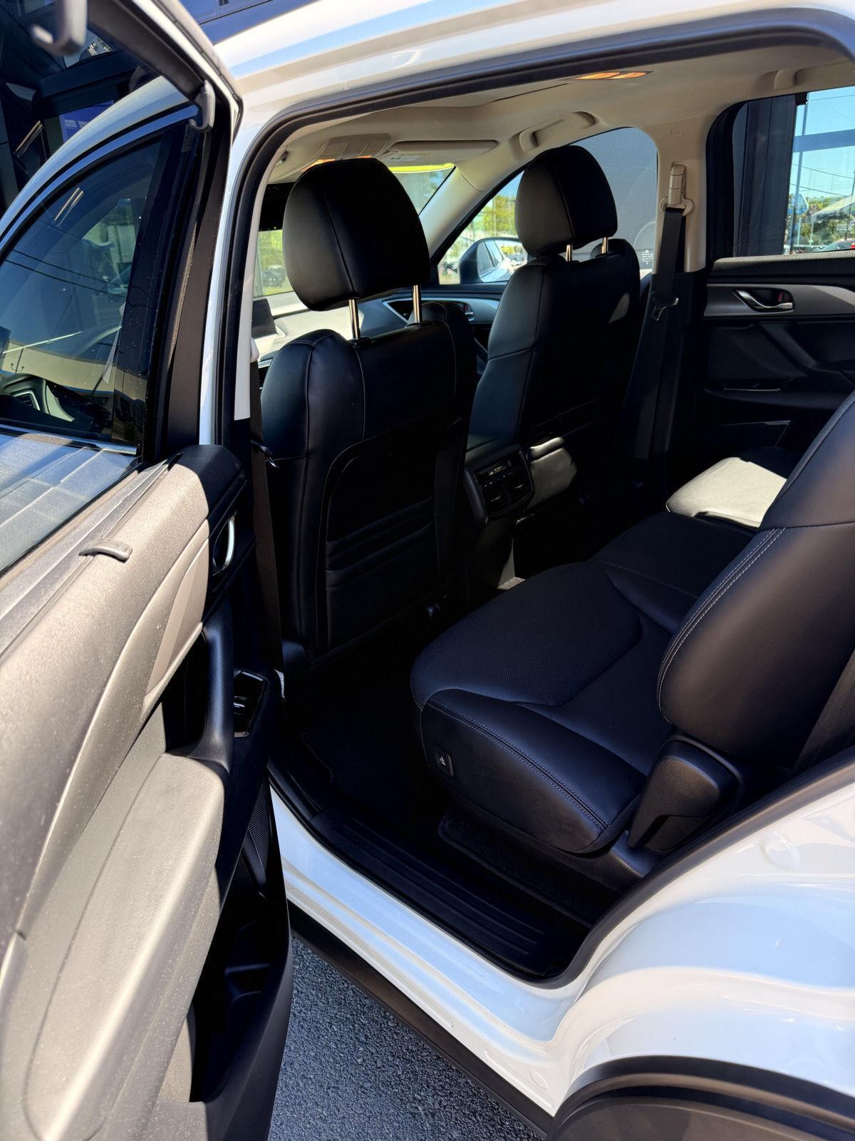 2022 Mazda CX-9 Touring photo 11
