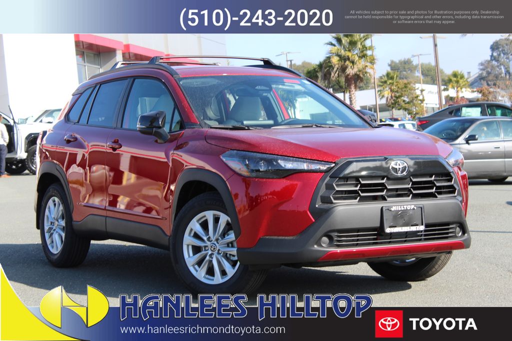 2026 Toyota Corolla Cross LE's photo