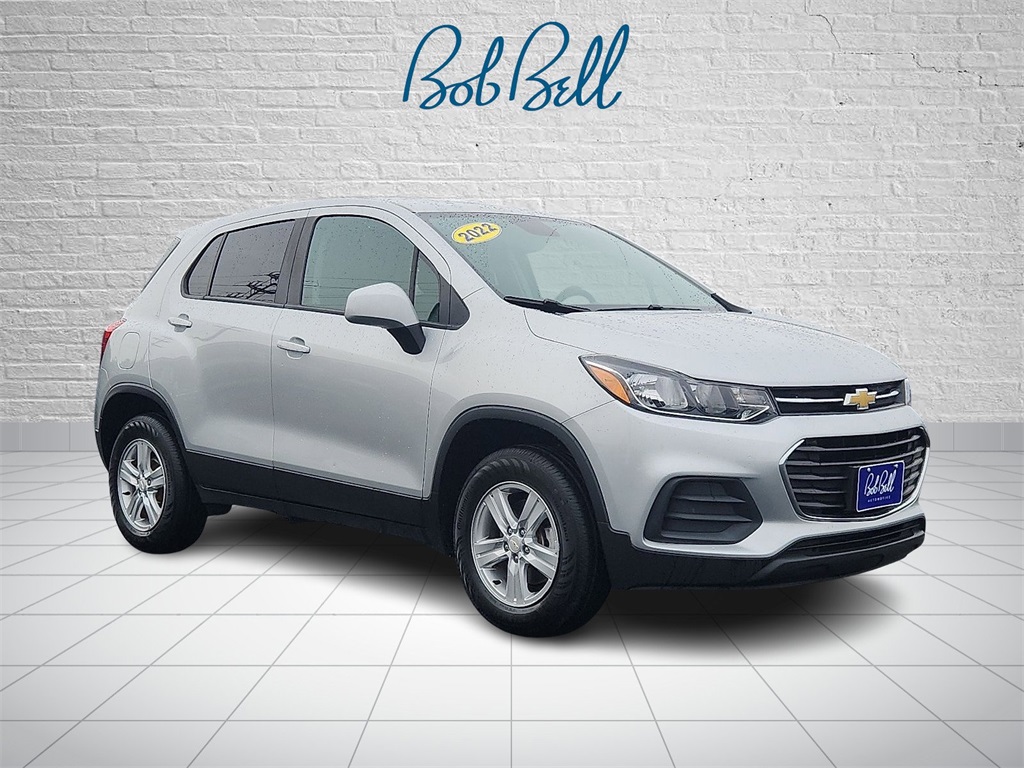 2022 Chevrolet Trax LS's photo