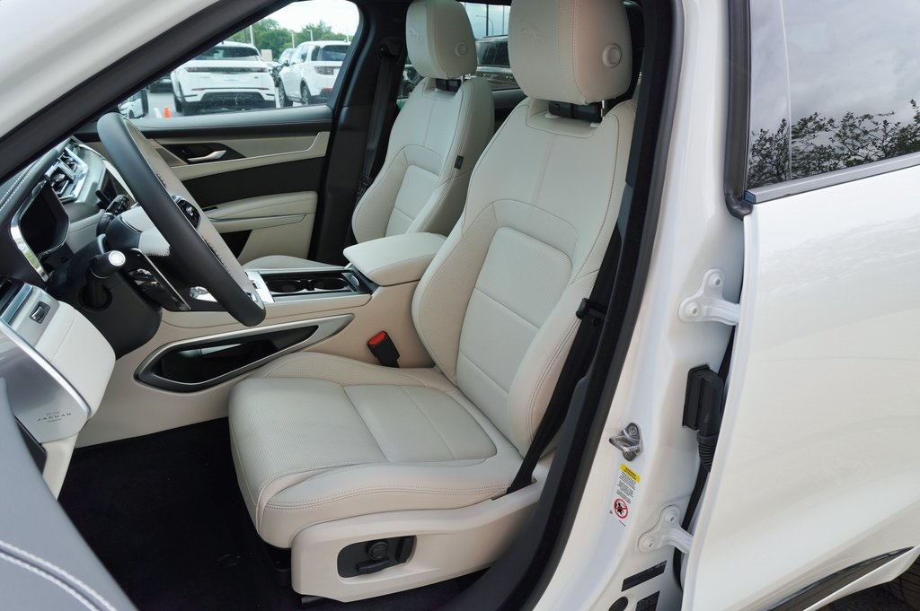 2026 JAGUAR F-PACE - Image 13