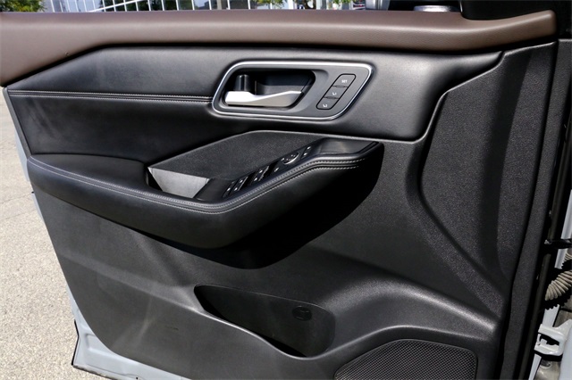 2021 Nissan Rogue SL photo 19